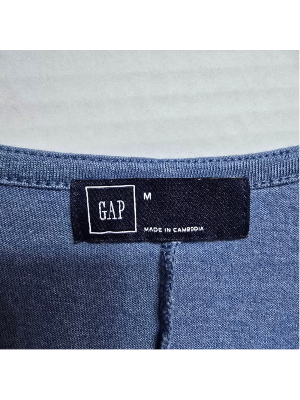 Women's GAP Blue Embroidered Short Sleeve Tee M - Picture 2 of 8